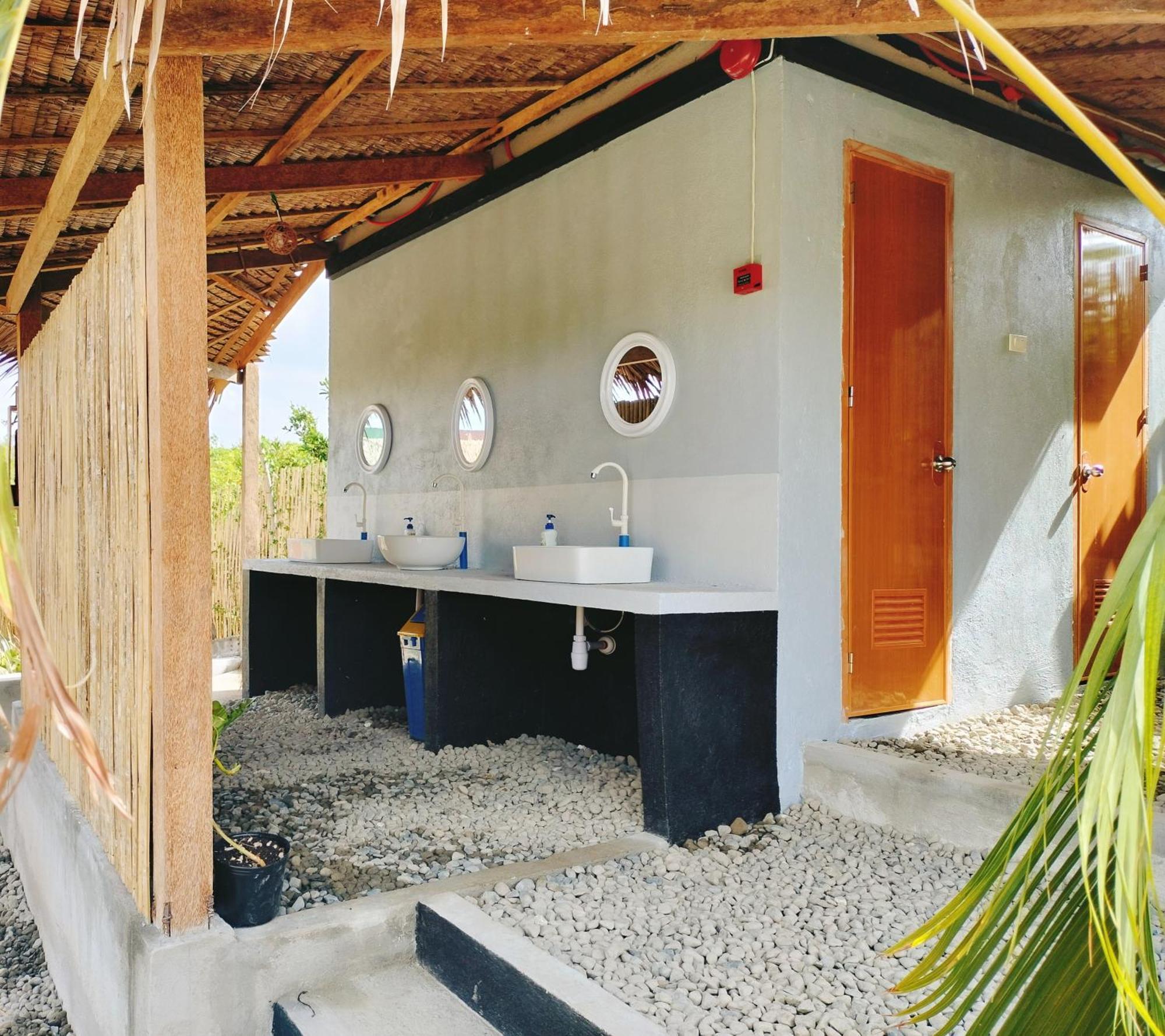 Riu Del Mar Hostel Dauis エクステリア 写真