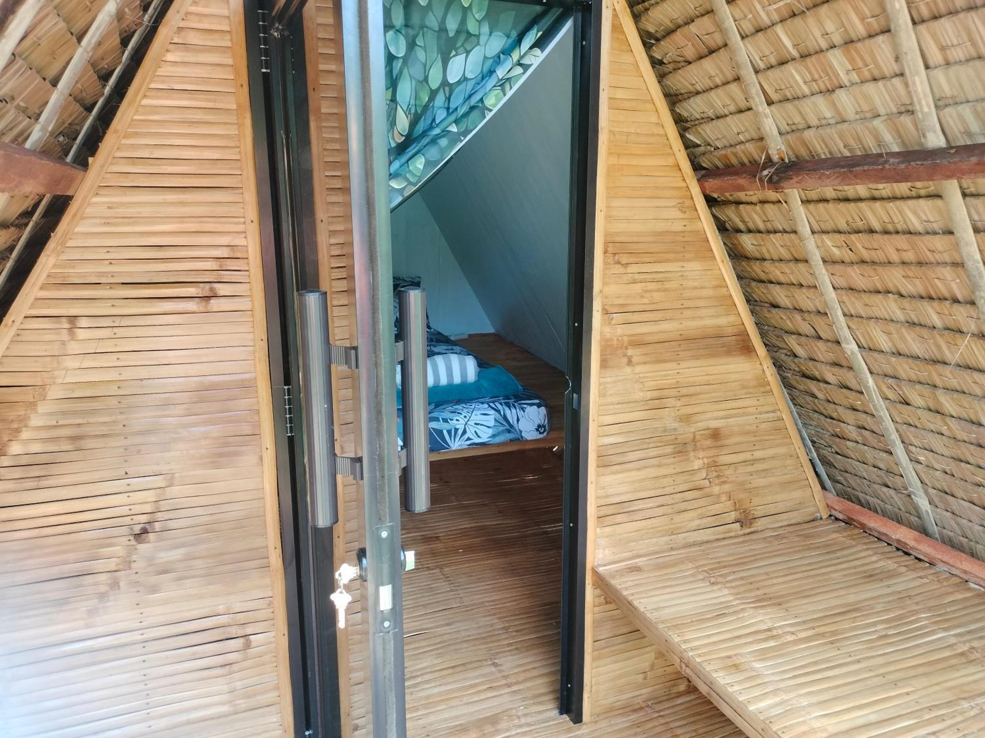 Riu Del Mar Hostel Dauis エクステリア 写真